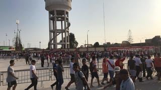 Largas colas fuera del estadio San Marcos para ver el Perú vs Chile [VIDEO]