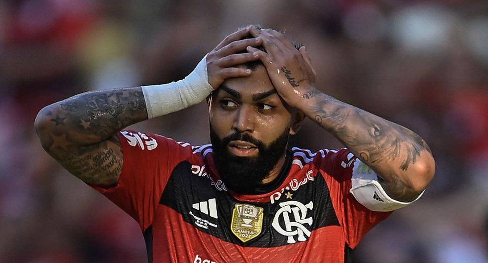 De ser el ‘10′ de Flamengo a llevar el ‘99′: la ‘condena’ a Gabigol por usar camiseta de Corinthians