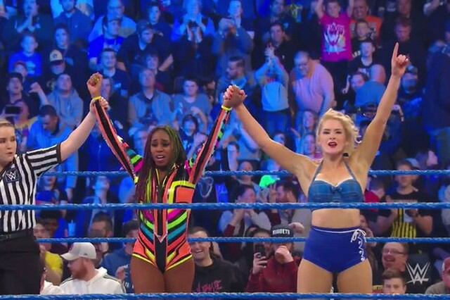 Lacey Evans y Naomi derrotaron a la campeona Bayley y a Sasha Banks. (Foto: WWE)