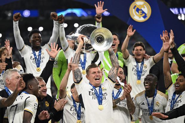 Toni Kroos ganó su quinto título con Real Madrid. (Foto: AFP)