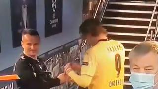 Despierta pasiones: juez de línea le pidió autógrafo a Haaland tras el City vs Dortmund