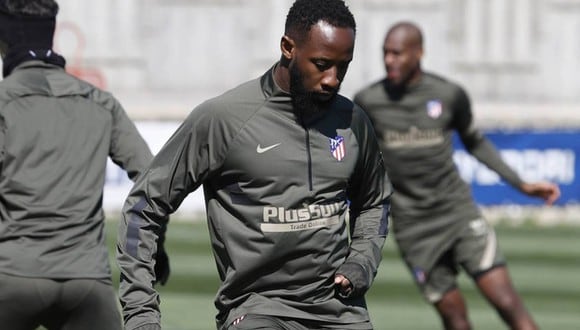 Moussa Dembélé sufrió un desmayo en plena práctica del Atlético de Madrid. (Foto: AFP)