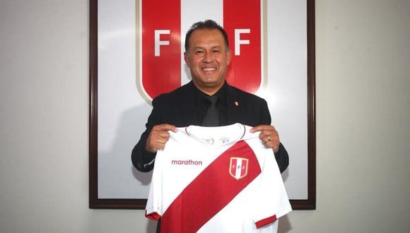 Reynoso fue jugador de la bicolor entre 1987 y 2000. (Foto: @FPF)