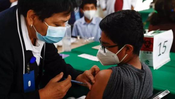 Vacunación COVID-19 de 15 a 17 años: conoce cómo acceder a la vacuna si eres menor de edad en México. (Foto: Getty)