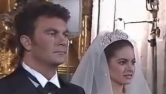 Lucero y Mijares el 18 de enero de 1997, el día de su multitudinario matrimonio religioso. (Fuente: Captura de Televisa)
