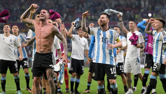 Argentina derrotó a Australia en octavos de final y se instaló entre las 8 mejores selecciones de Qatar 2022. (Foto: JUAN MABROMATA / AFP).