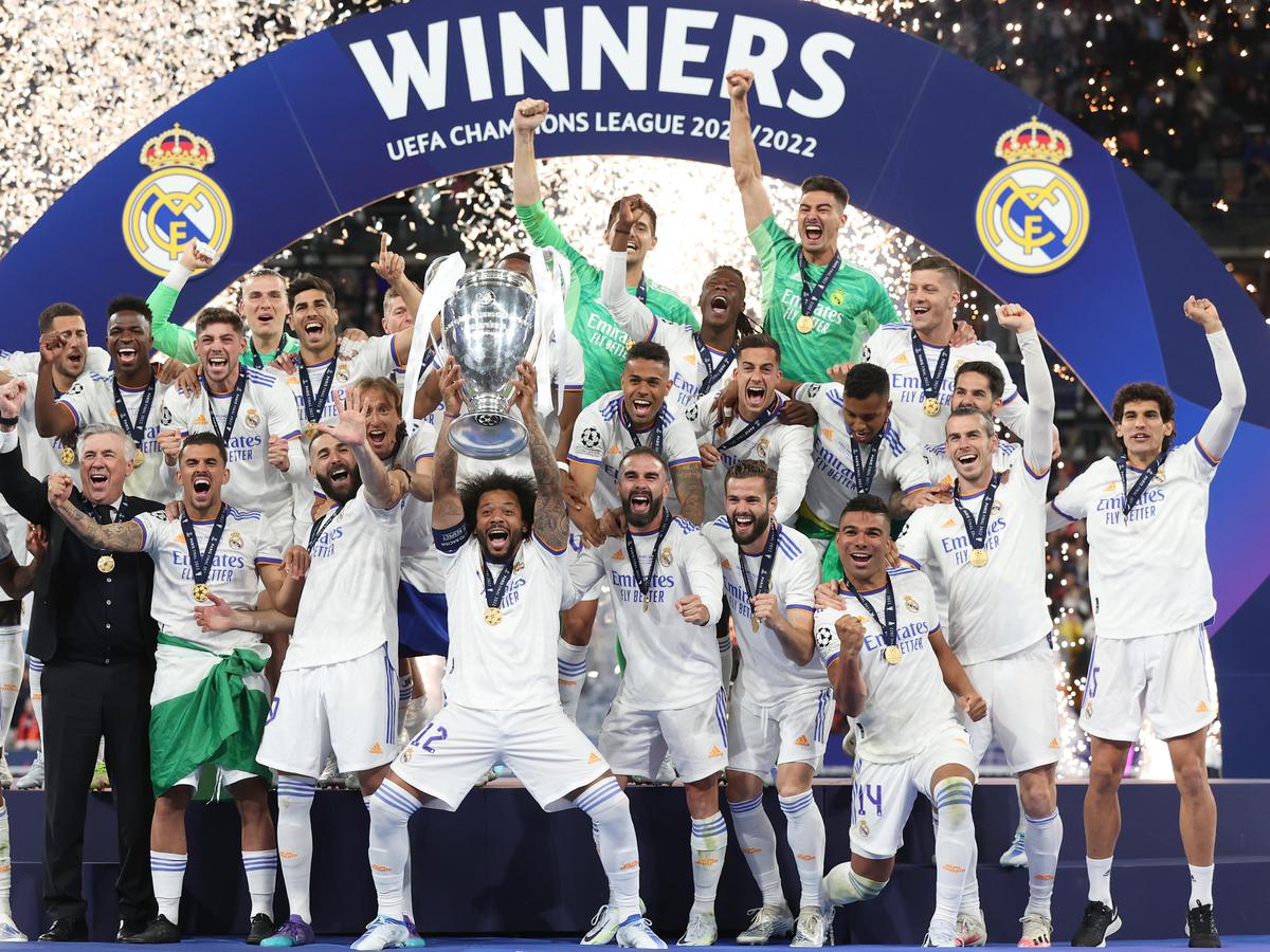 De olho na final da Champions, campeão Real Madrid goleia com hat-trick de  Vinícius Jr. e rebaixa o Levante - 12/05/2022 - UOL Esporte