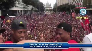 Espectacular recibimiento de los hinchas de Flamengo para celebrar el título de la Copa Libertadores 2019