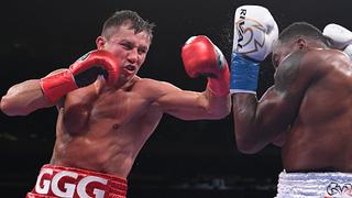 ¡Directo a la lona! Gennady Golovkin noqueó a Steve Rolls en el cuarto round de la pelea en Nueva York [VIDEO]