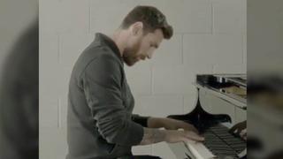Hace magia hasta con el piano: Messi sorprende tocando el himno de la Champions [VIDEO]