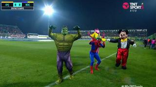 Una locura: aparecen Mickey Mouse, Spiderman, Pepa Pig y Hulk en partido Boca vs Defensa y Justicia