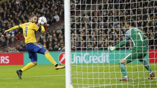 Siempre, el 'Pipita': con sutil toque marcó para Juventus frente al Tottenham en Wembley [VIDEO]