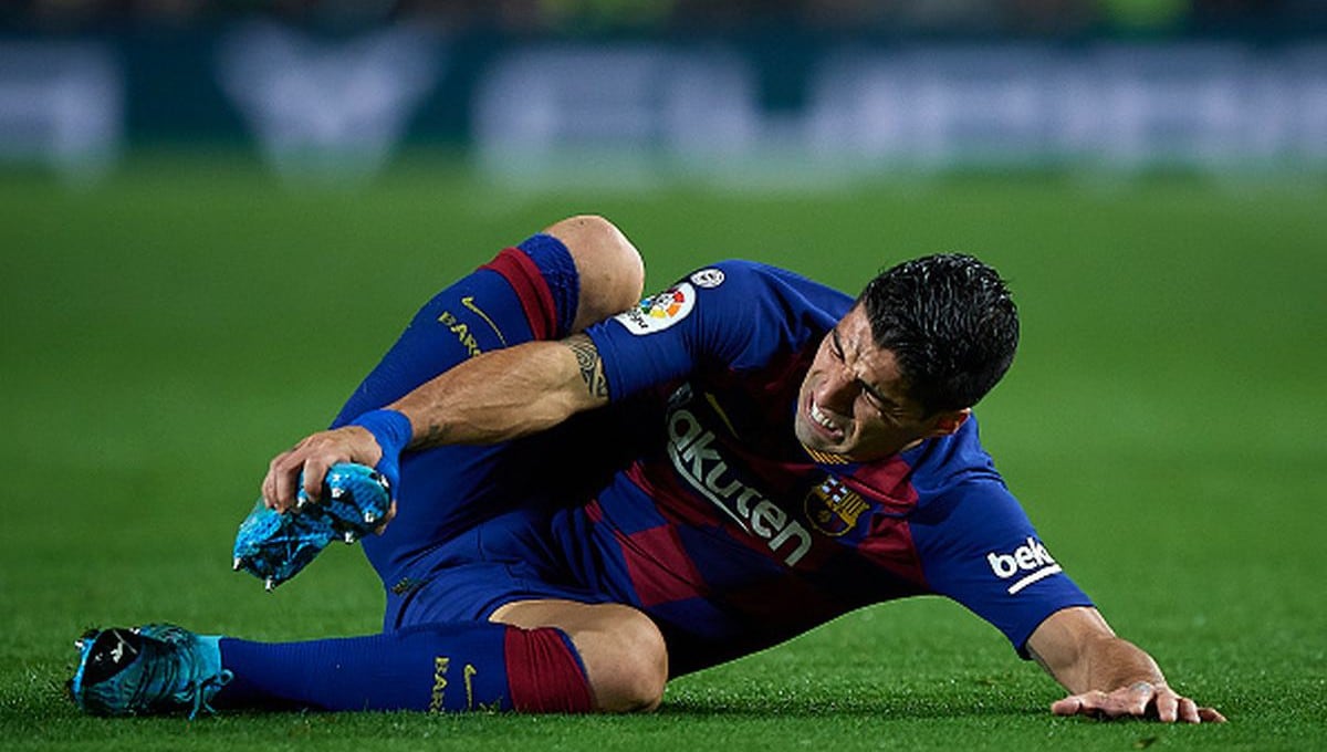 Luis Suárez se lesionó en las semifinales de la Supercopa de España ante el Atlético de Madrid. (Getty)