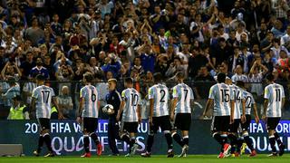 Ante situaciones desesperantes, medidas desesperadas: el delantero de altura que piden para Argentina