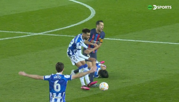 Brais Méndez fue expulsado en el duelo entre Barcelona vs. Real Sociedad. (Foto: DirecTV)