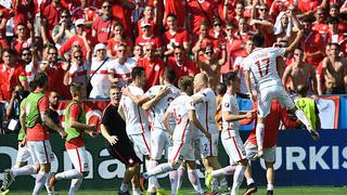 Polonia tuvo gesto antideportivo con hinchas de Suiza por la Eurocopa