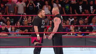 ¡No se aguantaron! Samoa Joe y Brock Lesnar se agarraron a golpes en RAW [VIDEO]
