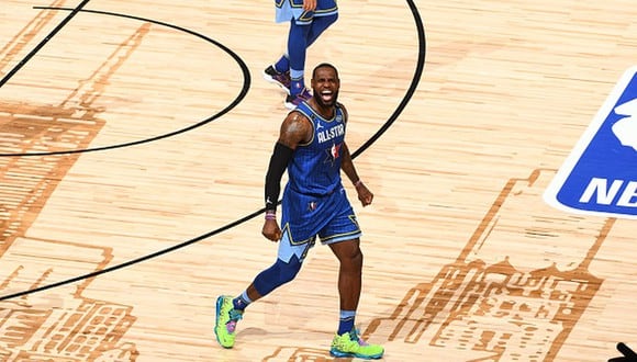 LeBron James festejando uno de los puntos durante el All Star Game. (Foto: Getty Images)