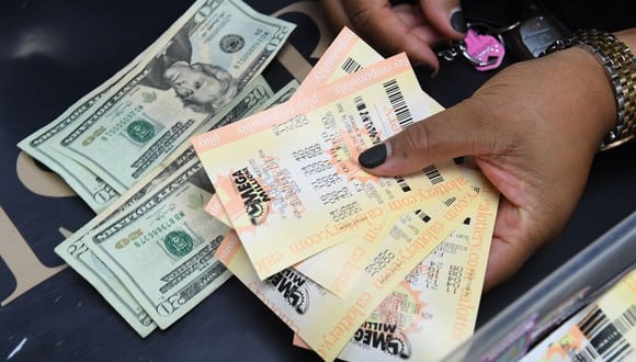 Jugadores sueñan con ganar la Lotería Mega Millions y hacerse multimillonarios (Foto: AFP)
