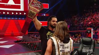 Tremendo: AJ Styles le aplicó un codazo fenomenal a Seth Rollins en la firma del contrato para MITB [VIDEO]
