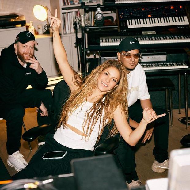 Durante sus grabaciones musicales en Londres (Foto: Shakira / Instagram)