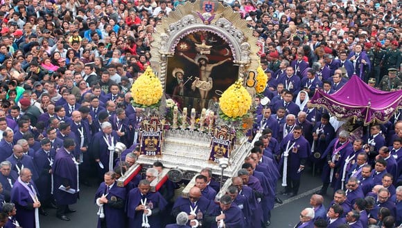 Conoce aquí a qué hora y desde qué lugar sale la procesión del Señor de los Milagros. (Foto: Andina/Vidal Tarqui)