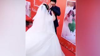 Hombre llora porque nadie asistió a su boda y su novia reacciona de forma inesperada