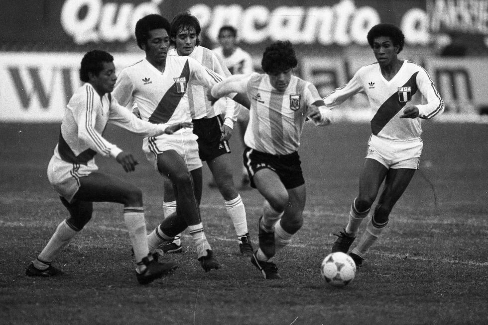 Diego Armando Maradona Franco, el astro del fútbol mundial, falleció el 25 de noviembre del 2020, a la edad de 60 años. Su calidad extraordinaria como jugador de fútbol siempre estará presente en la retina de los aficionados del planeta. (Foto GEC Archivo)