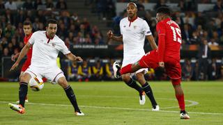 Liverpool vs Sevilla: el golazo de Sturridge en fotos a ras de campo