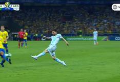 ¡Se salvó Brasil! El zurdazo de Messi que pegó en el palo del arco de Alisson [VIDEO]