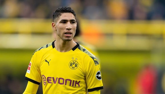Achraf Hakimi juega cedido como defensor en el Borussia Dortmund. (Foto: Getty Images)