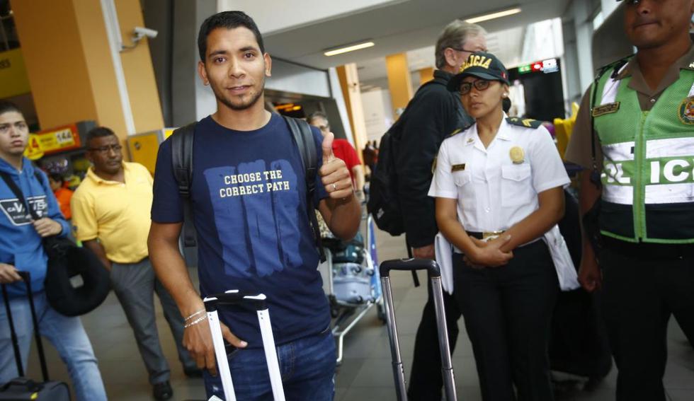 Cristian Palacios llegó a Lima para ponerse la camiseta de Sporting Cristal. (Foto: Francisco Neyera)