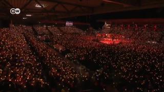 ¡Hermoso! Miles de aficionados Unión Berlín cantan villancicos en su estadio en la víspera de Navidad