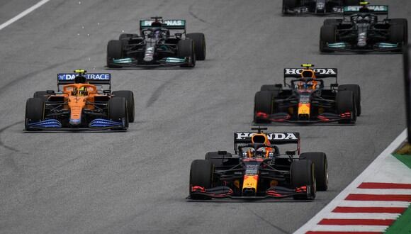 Hamilton gana; Verstappen, segundo y Sainz, tercero en el GP de Rusia. (EFE)