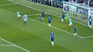 Con la menos hábil: el gran gol de Sterling que hizo delirar el Etihad Stadium [VIDEO]