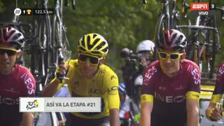 Con champán en mano: así celebró Egan Bernal su título antes de llegar a la meta en el Tour de Francia [VIDEO]