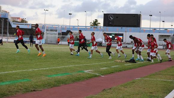 Costa Rica vs. Panamá juegan por la Concacaf Nations League (@fedefutbolcrc).