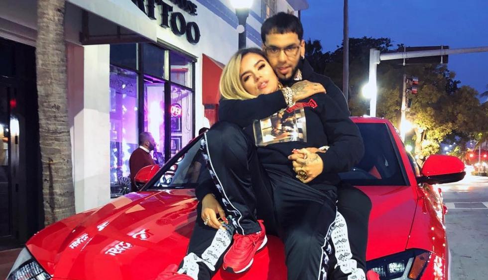 Karol G y Anuel AA vivieron momentos de tensión en su avión y tuvieron que aterrizar de emergencia. (Foto: Instagram)