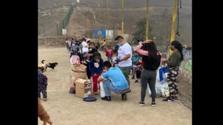 Hinchas de Sporting Cristal organizan desayuno para niños del Rímac