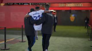 Tuvieron que cargarlo: Rodrygo sufrió dura lesión en el Real Madrid vs. Mallorca [VIDEO]