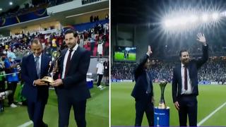 Claudio Pizarro presentó el trofeo del Mundial de Clubes en la gran final