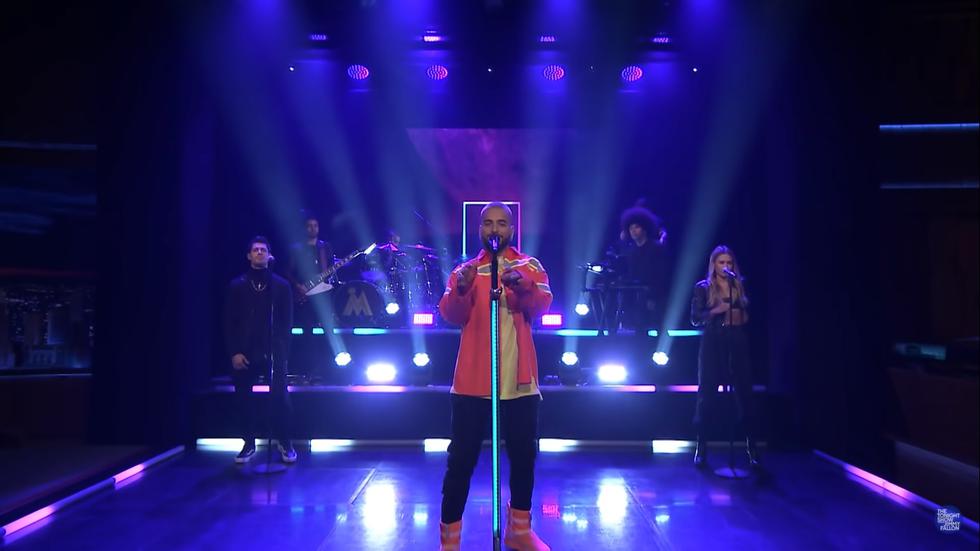 Así fue la presentación de Maluma en el programa de Jimmy Fallon (Foto: Captura de pantalla)