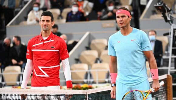 Nadal vs. Djokovic se enfrentaron por las semifinales del Roland Garros 2021. (Foto: AFP)