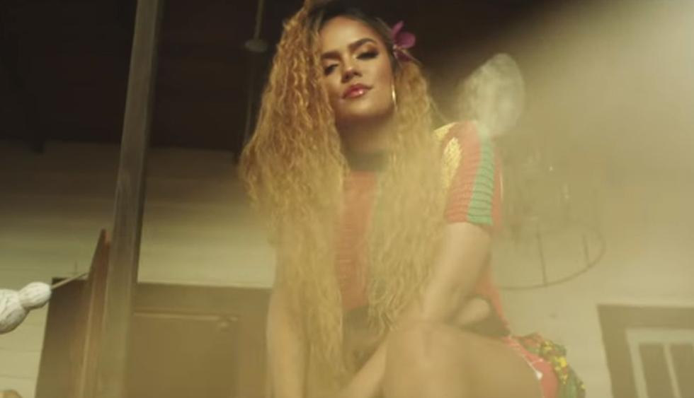Karol G estrenó el videoclip de "Love With A Quality", una de las colaboraciones de su nuevo álbum "Ocean" junto a Damian "Jr. Gong" Marley. (Foto: Captura de YouTube)