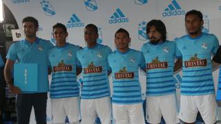 Sporting Cristal: la nueva camiseta celeste al detalle