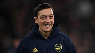 Encontró su lugar en el mundo: Mesut Özil, a una firma de ser nuevo jugador del Fenerbahce turco