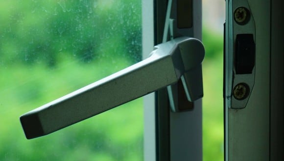 TRUCOS CASEROS | Qué debo hacer si la ventana de mi casa no cierra adecuadamente. (Foto: mundo-bricolaje.es)