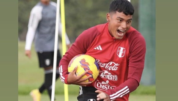 Kluiverth Aguilar es uno de los futbolistas peruanos que se mantiene en el exterior desde el 2021.