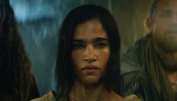 En las películas de "Rebel Moon", dirigidas por Zack Snyder, es Sofia Boutella quien asume el papel de Kora (Foto: Netflix)