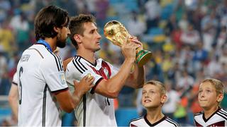 Miroslav Klose anunció su retiro definitivo y empezará carrera como DT